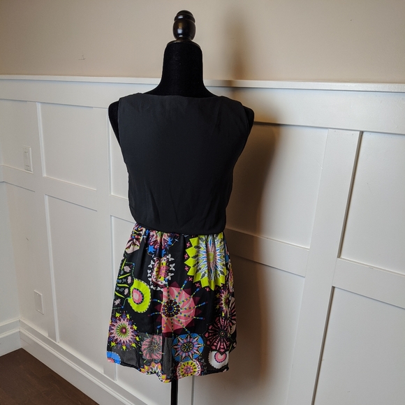 Fashion dress - Picture 4 of 5